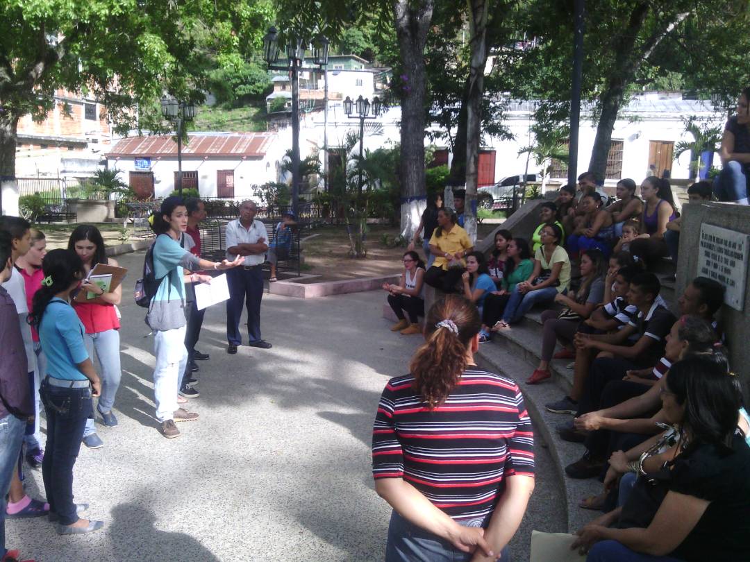 roberts91391049's tweet photo. CONFORMACIÓN DE BRIGADAS EN LA PARROQUIA CHIQUINQUIRA...ROBERT VIVEE..👍@Mayesocialista @NicolasMaduro @Gregorycolmnars @MiilanesManuel https://t.co/4MCCAT04Ic