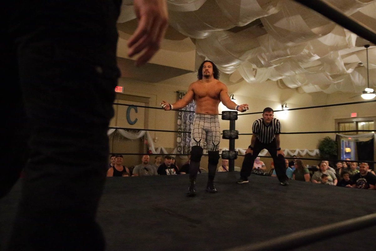 QCBanditPhotog's tweet photo. .@SCWPro stars @masonbeck & @Rusman907 battle at #RedWhiteand Bruised #SDLive https://t.co/pqgMRk4i2c