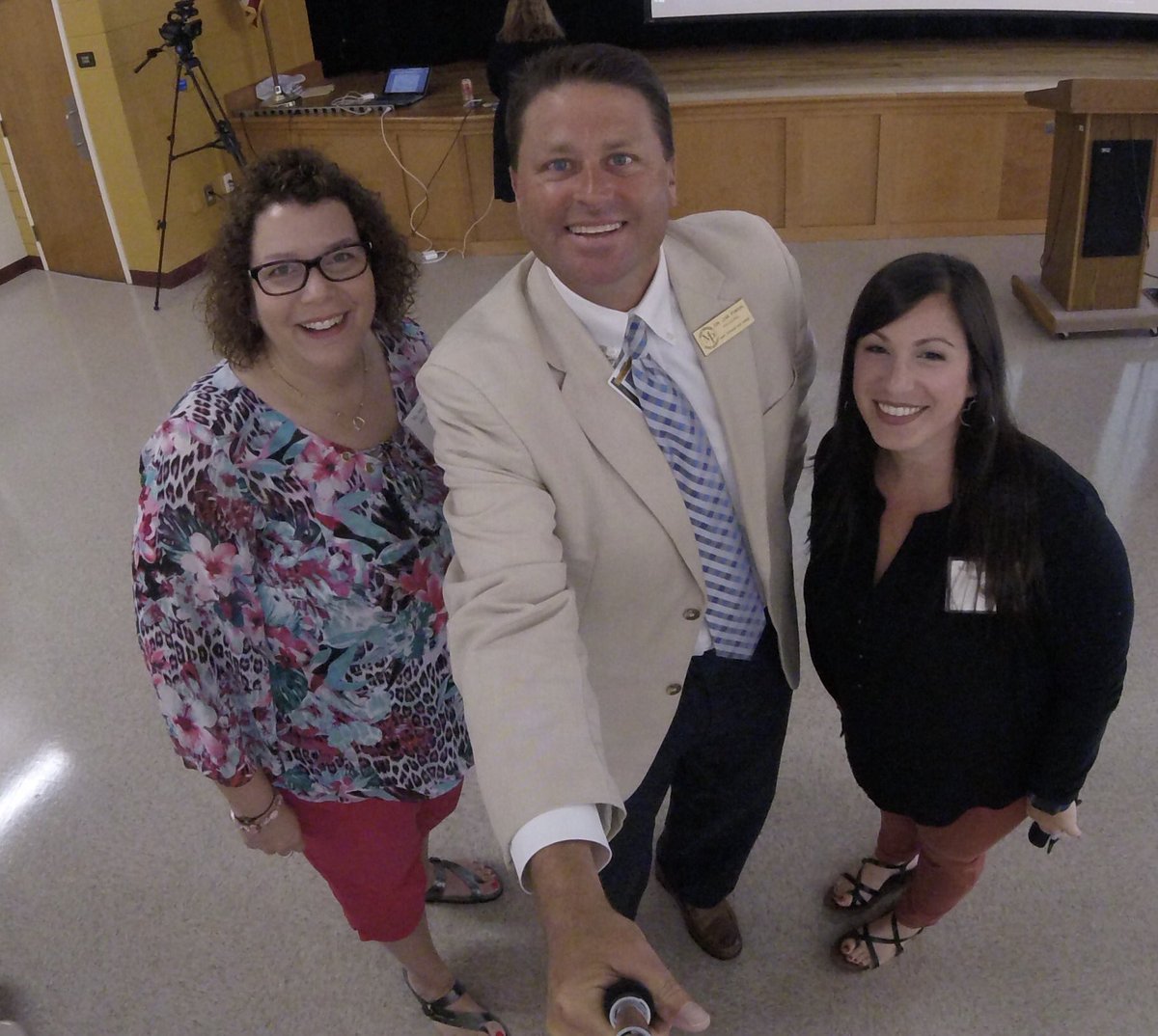 ronnie_shipman's tweet photo. Just being our selfies @MaryPersonsHigh @MCMS_Bulldogs
#teacherinduction https://t.co/6oD6d5RH0t