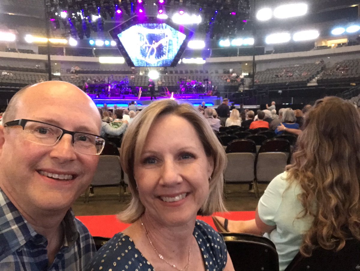 Can't wait for the music to start! #tweetcaroline