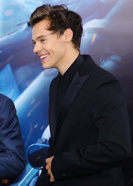 1D_24hNews's tweet photo. Harry at the #DunkirkPremiere in New York City last night!! 

#HarryStyles #Harry #Styles #HarryInDunkirk #Dunkirk #DunkirkMovie https://t.co/RfgcMOOgPo