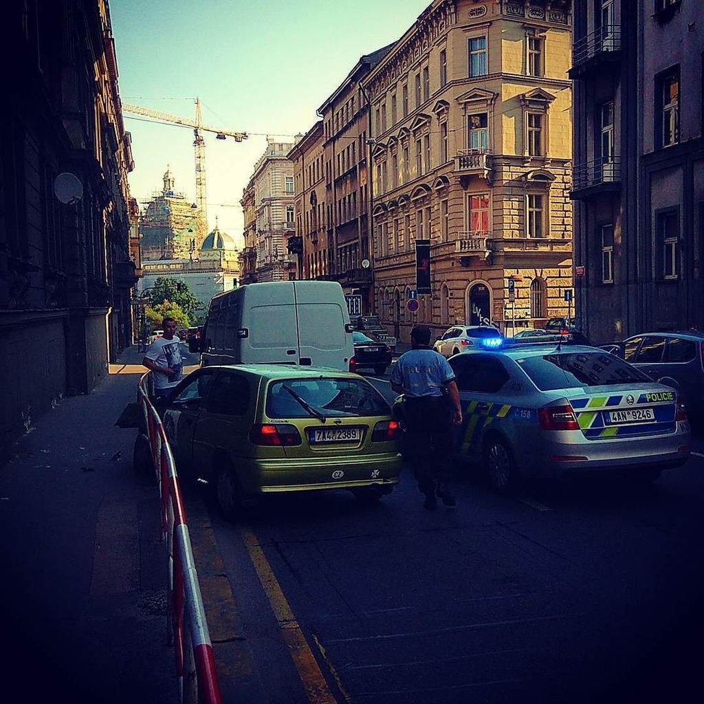 Medvidekpu's tweet photo. I.p. Pavlova bude neprůjezdná #bouracka #tw https://t.co/jfaYMMhWW9