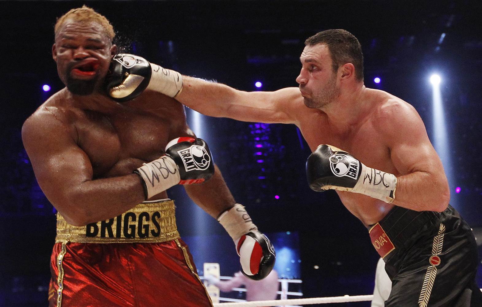 Happy Birthday to Vitali Klitschko(right) who turns 46 today! 