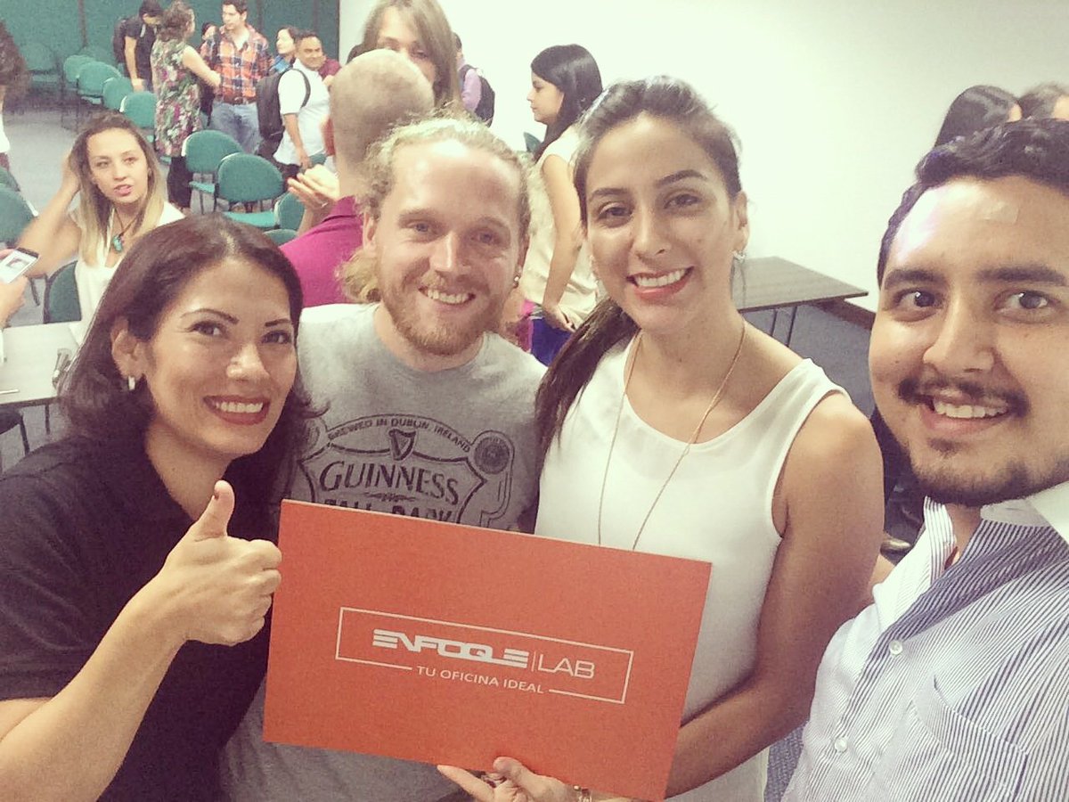 LaAlmirante's tweet photo. Nosotros las princesas con el premio del público. Thank you @Seedstars, thank you @Enfoque_Lab, gracias @labmedialatam! We got this! #sswcol https://t.co/VXArfLx4fL