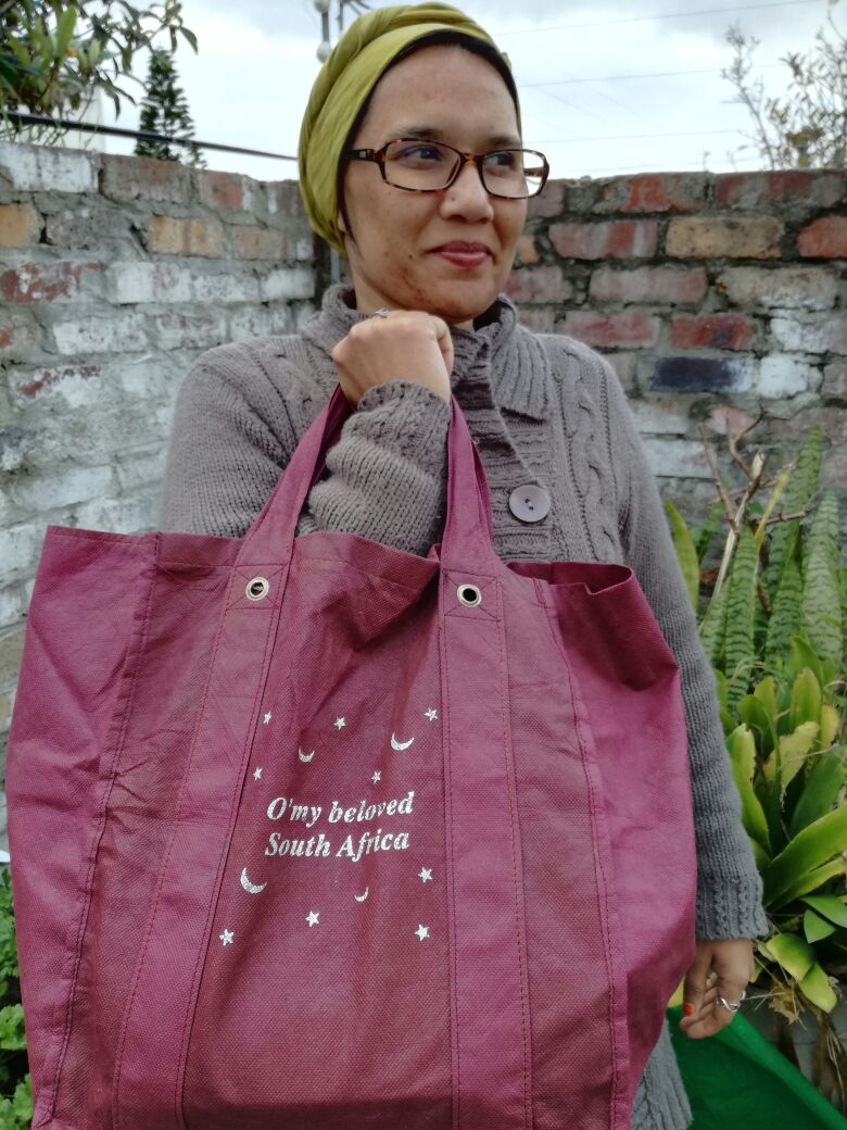 NadiaBasha05's tweet photo. @rethinkthebag @2OceansAquarium Love my reusable bag @rethinkthebag https://t.co/630ILb5XDN