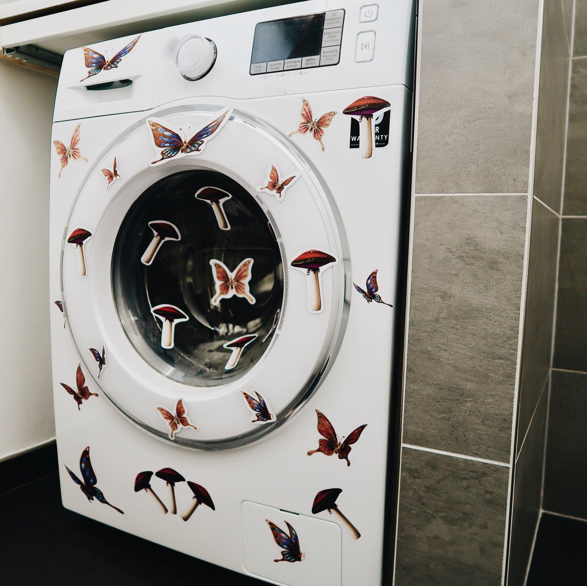 TheSpotlightBE's tweet photo. Ga je naar Tomorrowland? Ga dan zeker langs bij de Miele Laundry Garden op Dreamville! 🎉 https://t.co/4Z7cy9V1ex https://t.co/9OTNPEFqfw