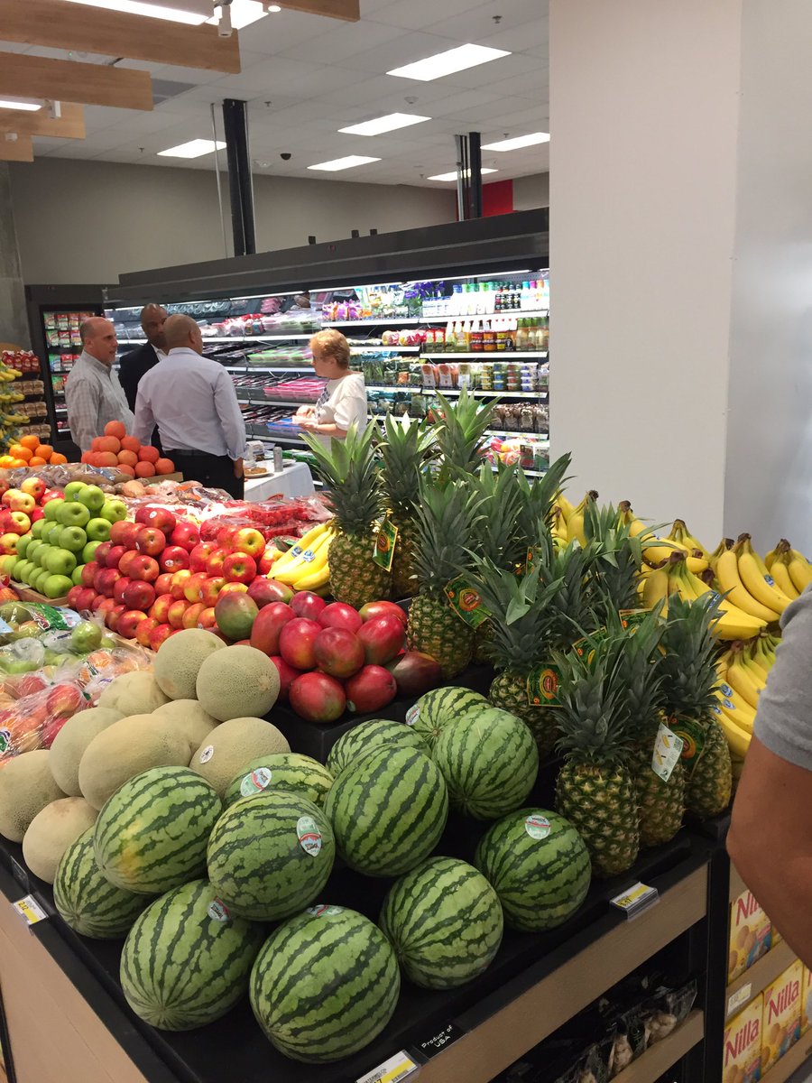 Great job to Jeff and his USC store team on a successful VIG! #T3217 <a href="/TargetNews/">Target News</a> @TonyCostanzoTGT <a href="/Johnfavilla/">John favilla</a> @CarmenCmoch <a href="/JeffreyVilla12/">Jeffrey Villa</a>