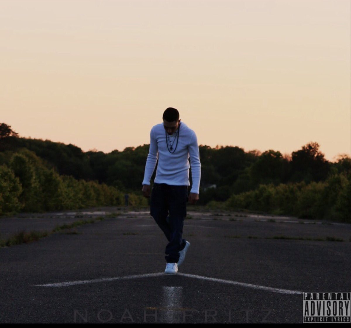 noahfritzz's tweet photo. 'Rise Above' now available on SoundCloud 🙌 just wait on it... more to come 🤘 https://t.co/qApzn639Xf