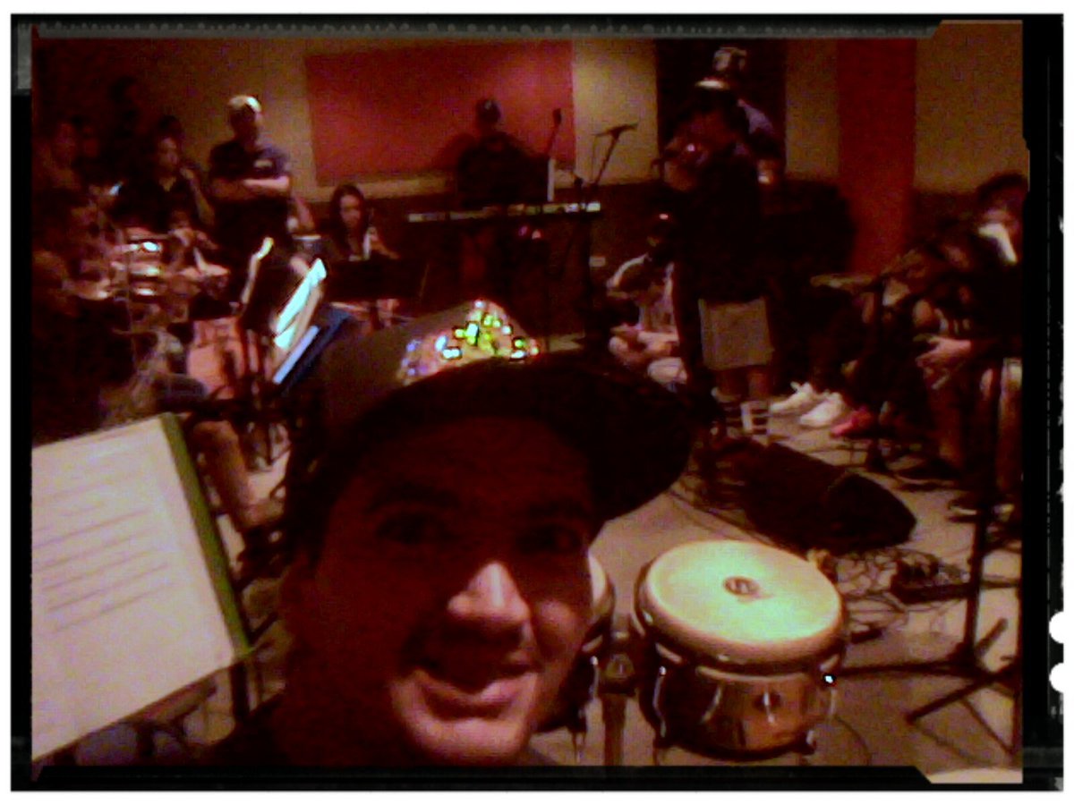 cheomanrique's tweet photo. #crewsolido #ensayo #percusion #lamelodiaperfecta https://t.co/FRlVz8TwGu