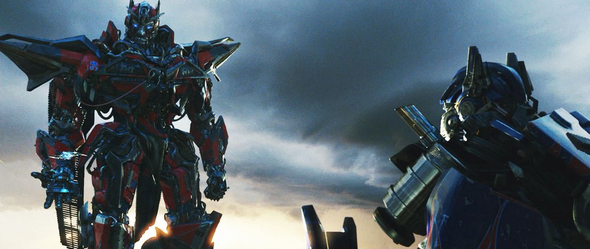_yahzee's tweet photo. ...#TransformersWeek Day 3: #Transformers: #DarkoftheMoon :D https://t.co/XXNkGjFau1