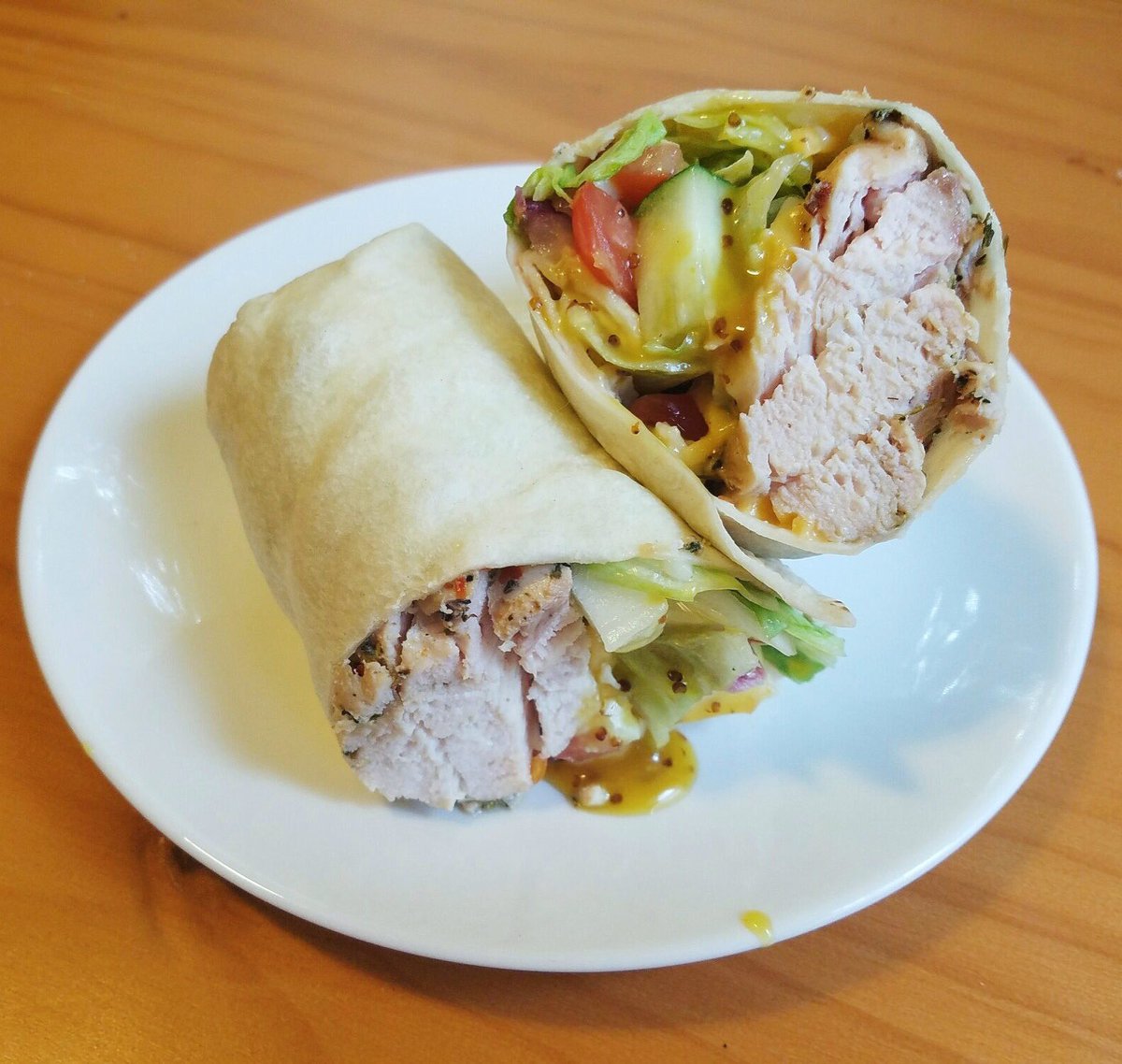 Jerk Chicken Wrap

#salisbury #foodporn #foodie #delicious #comeandgetit #yummy #jerkchicken