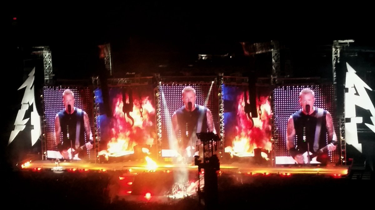 GPG2012g's tweet photo. Gimme Fuel, Gimme Fire 🔥🔊🔥🔊
Gimme That Which I Desire
Ooh! Yeah!! #MetInToronto #Hardwired @Metallica #WhatASet #WhatANight https://t.co/AcUlITJ9tE
