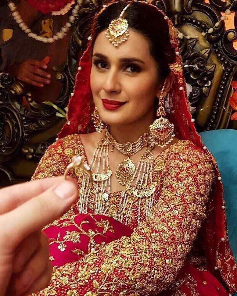 MediaSpringPk's tweet photo. Kubra Khan in #AlifAllahAurInsaan wearing #SamreenVance jewels https://t.co/B9JDigw35q