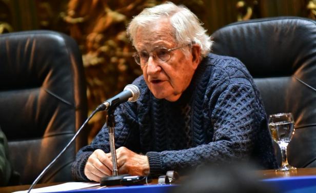 nelsonvilca's tweet photo. Chomsky: hay una “amenaza” de guerra nuclear y catástrofe ambiental https://t.co/Jaj0i09Mq3 https://t.co/hvmsTwVtE1