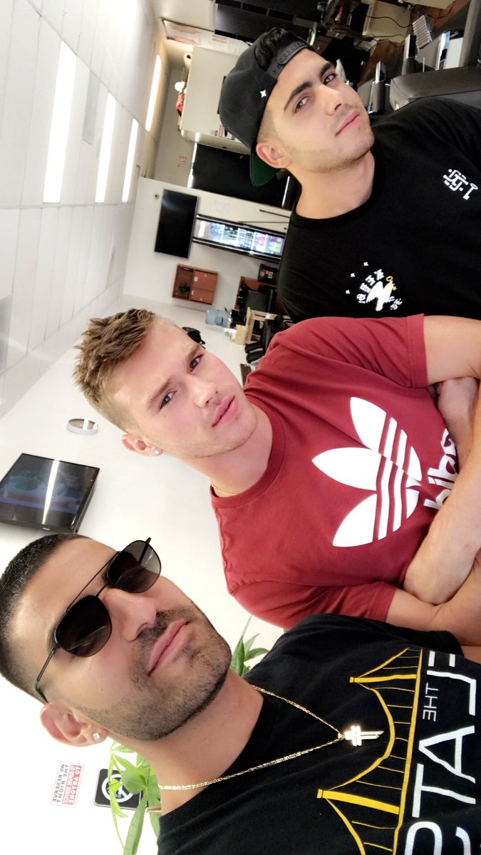 MatthewNoszka's tweet photo. Brothers. https://t.co/wJ7dNm7P61