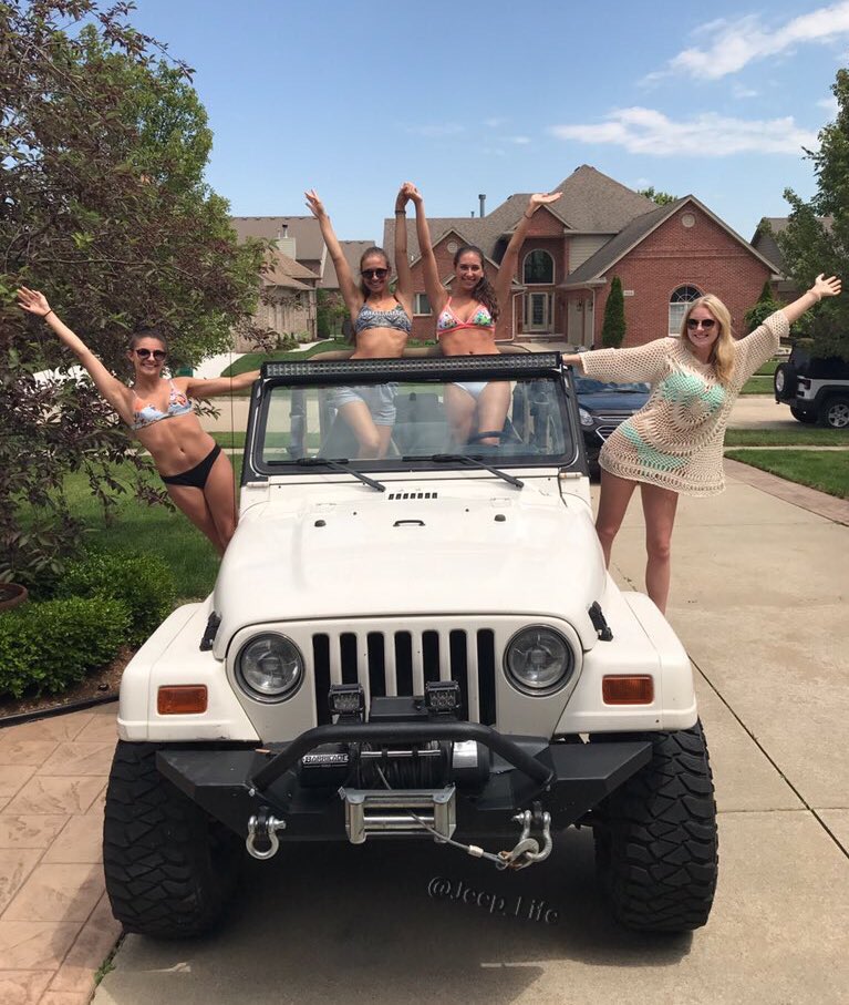 Jeep_Life's tweet image. Jeep Girls. ☀️😛