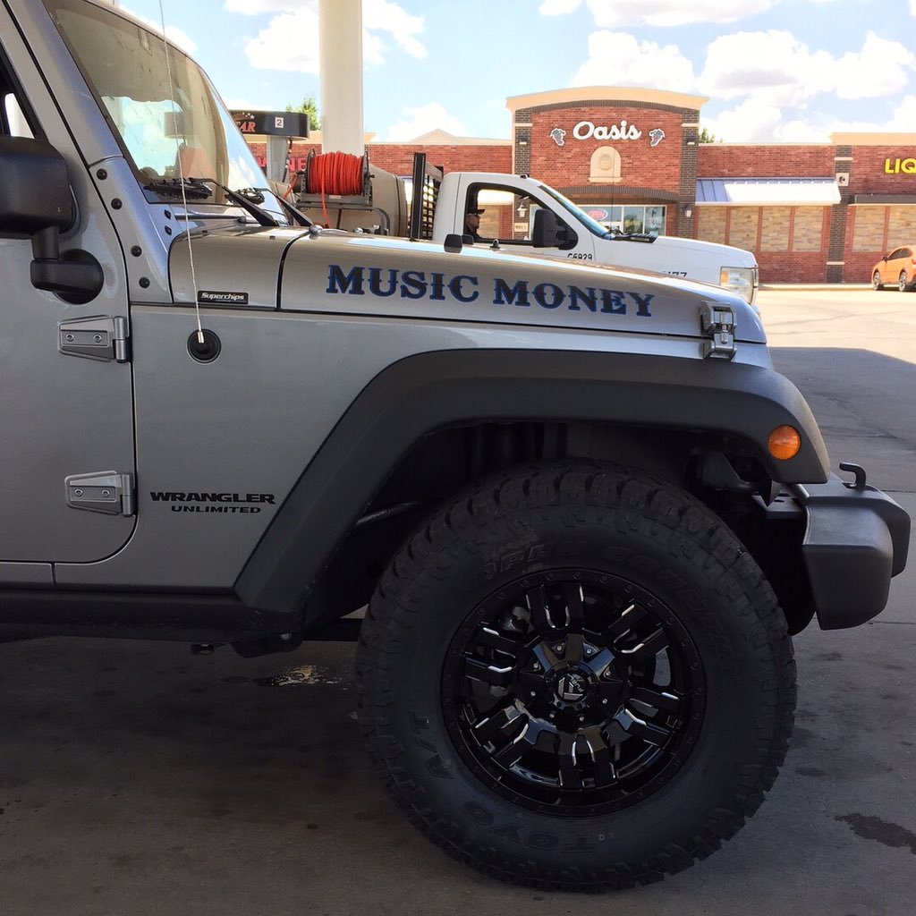 CoachNance_1824's tweet photo. @offroadelements @iwata77 @THEJeepMafia @addictedtojeeps @TheJeepKreweInc @thefacesofjeep @Kirby98tj @BeardedJeeper @soldier32mp @Touchdownredsox @IGetItNowGear Toyo Open Country A/T 325/60R18 with Fuel Sledge wheels https://t.co/YySOMAW6VT