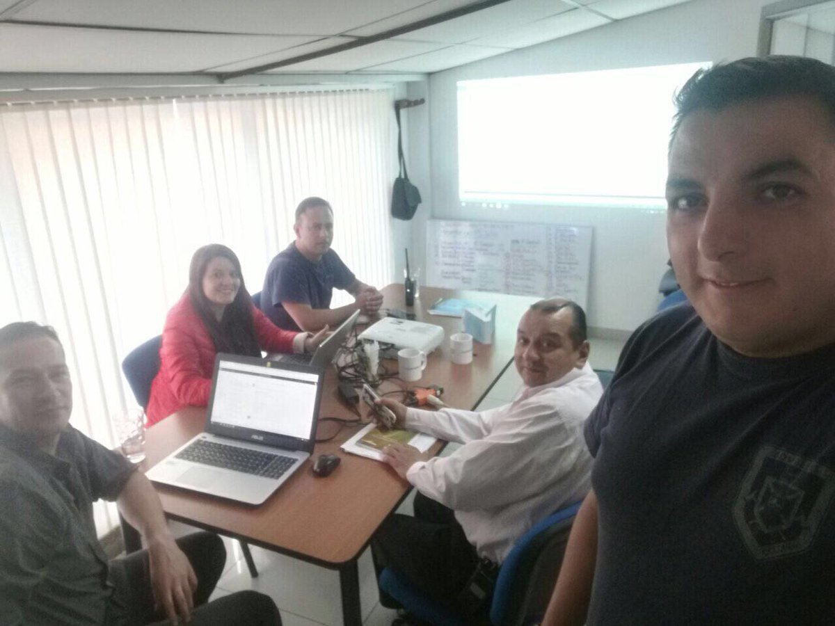 Jackiemonalv's tweet photo. Esta semana @alcaldiapasto @DGRDPasto y @bomberospasto actualización de protocolos de respuesta. Gracias @miyamotointl por apoyo técnico! https://t.co/Fg03c2ED5O