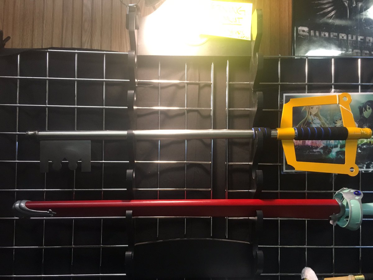 _queenabbey's tweet photo. Middle school kingdom hearts loving me was extremely hype to find this life sized key blade today😂😂😂 https://t.co/y6lr9A2M8X
