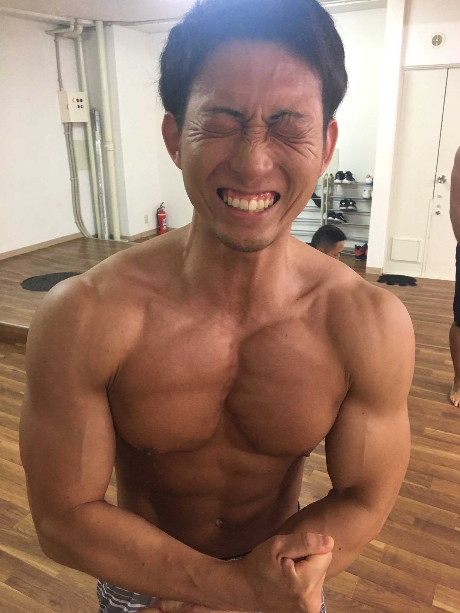 マッチョ29【公式】 on Twitter &quot;【お昼です💪】 マッチョが正午をお知らせします💪 マッチョ29 高橋直人 半開き