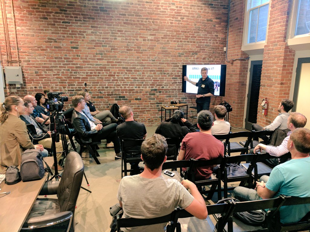 VR Tuesday tweet media
