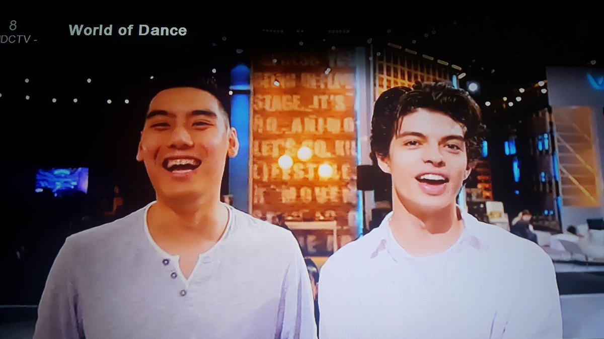 bits_o_Love's tweet photo. We may or may not rewatch episodes and pause for screenshots of @Ian_Eastwood and @theyounglions_ even when we don't see them dance. https://t.co/MGd3AtSawM