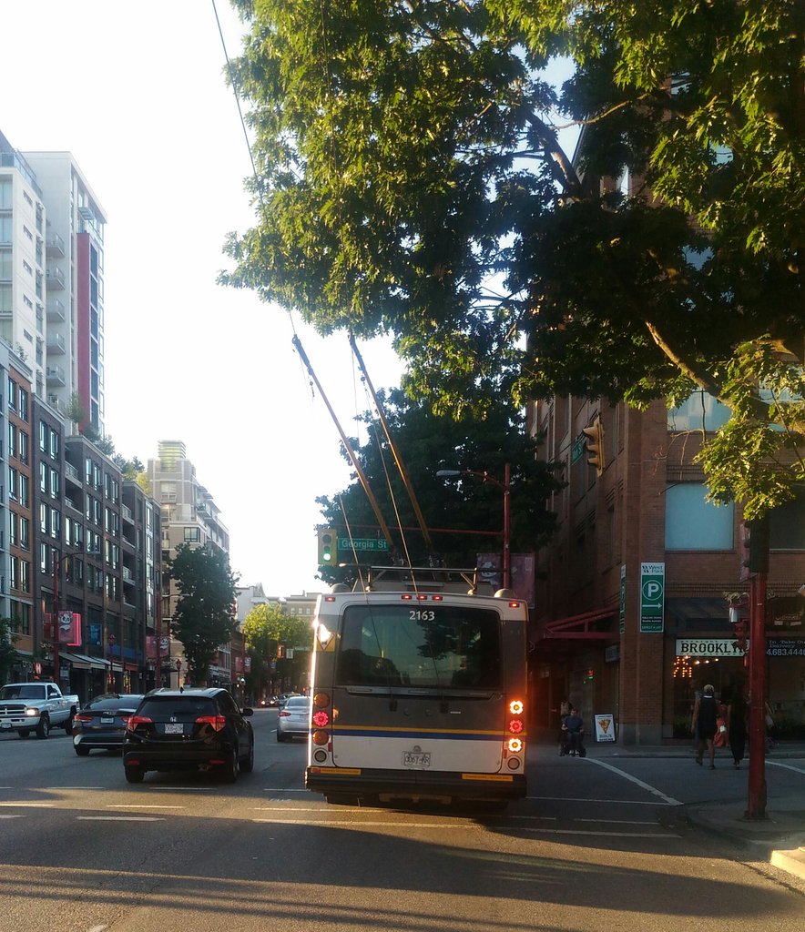BeeVancity's tweet photo. Watch out everyone for @translink 19 bus #2163, the drivers in a rush &amp; almost hit a biker without watching ! 🚲 #safetyfirstplease https://t.co/MMR23dmoNd