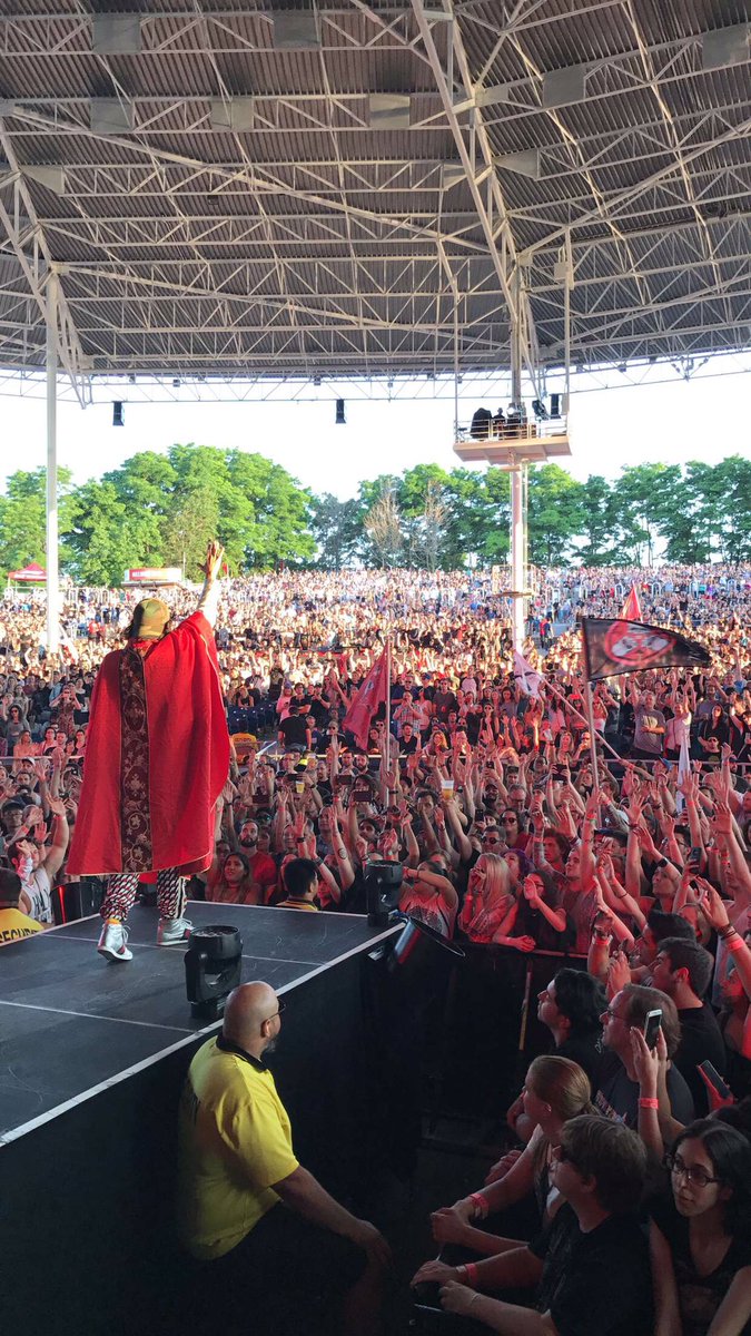 30SECONDSTOMARS's tweet photo. See more highlights from tonight's show in TORONTO + on the road.

IG 📷 30SECONDSTOMARS
Snap 👻 MarsOfficial https://t.co/hFPbY2tNL9