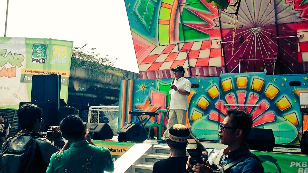 DPP_PKB's tweet photo. Sambutan Ketum PKB @cakiminpkb pada #PasarMurahPKB di Penjaringan Jakarta Utara. https://t.co/P2yE4rDXdP