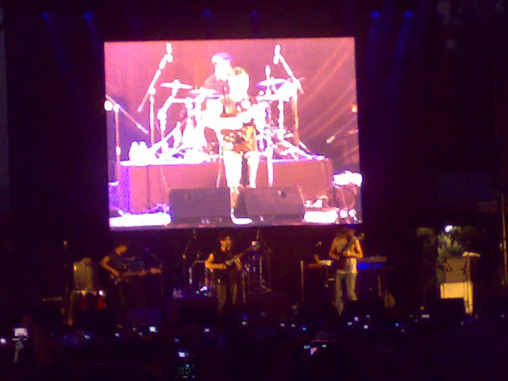 CHRISANdTEMOs's tweet photo. #lollarmx #Lamusicatehacevolar wow wow wow !!! https://t.co/Noy16F68wK