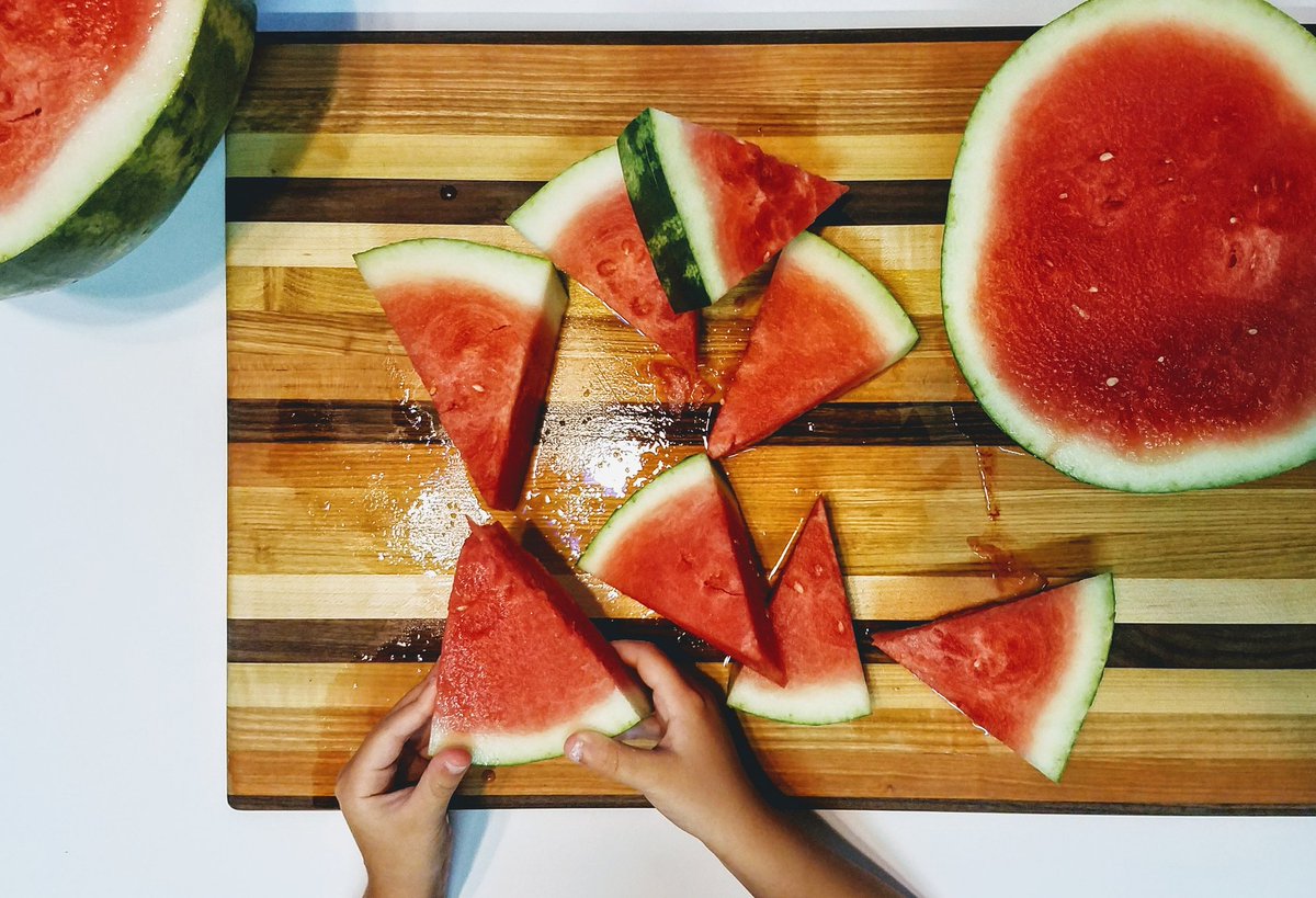 3Flowersmedia's tweet photo. Watermelon 🍉 &amp; my brand new cutting board from @allenboothusa check out my IG/FB 4 a chance to win a $250 shopping spree!! 😘 #Allenboothusa https://t.co/ngBz3Dmt5l