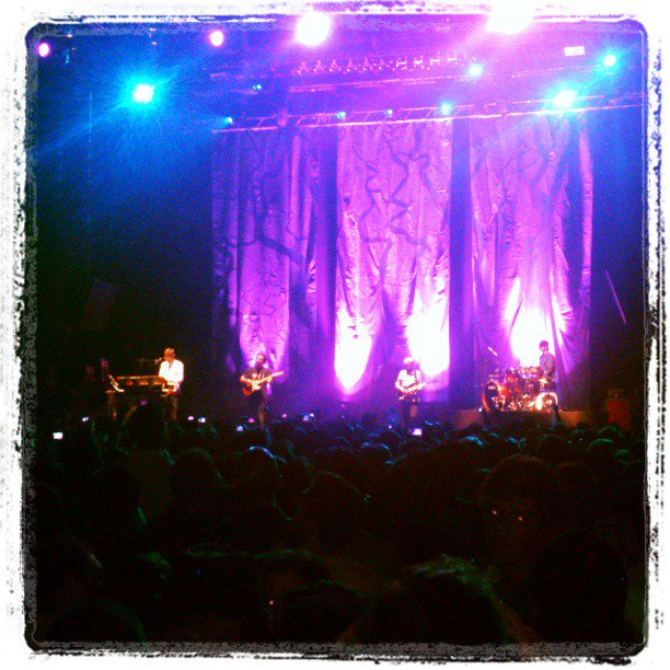 CHRISANdTEMOs's tweet photo. #lollarmx #Lamusicatehacevolar alt-J https://t.co/1GJoBdksI1