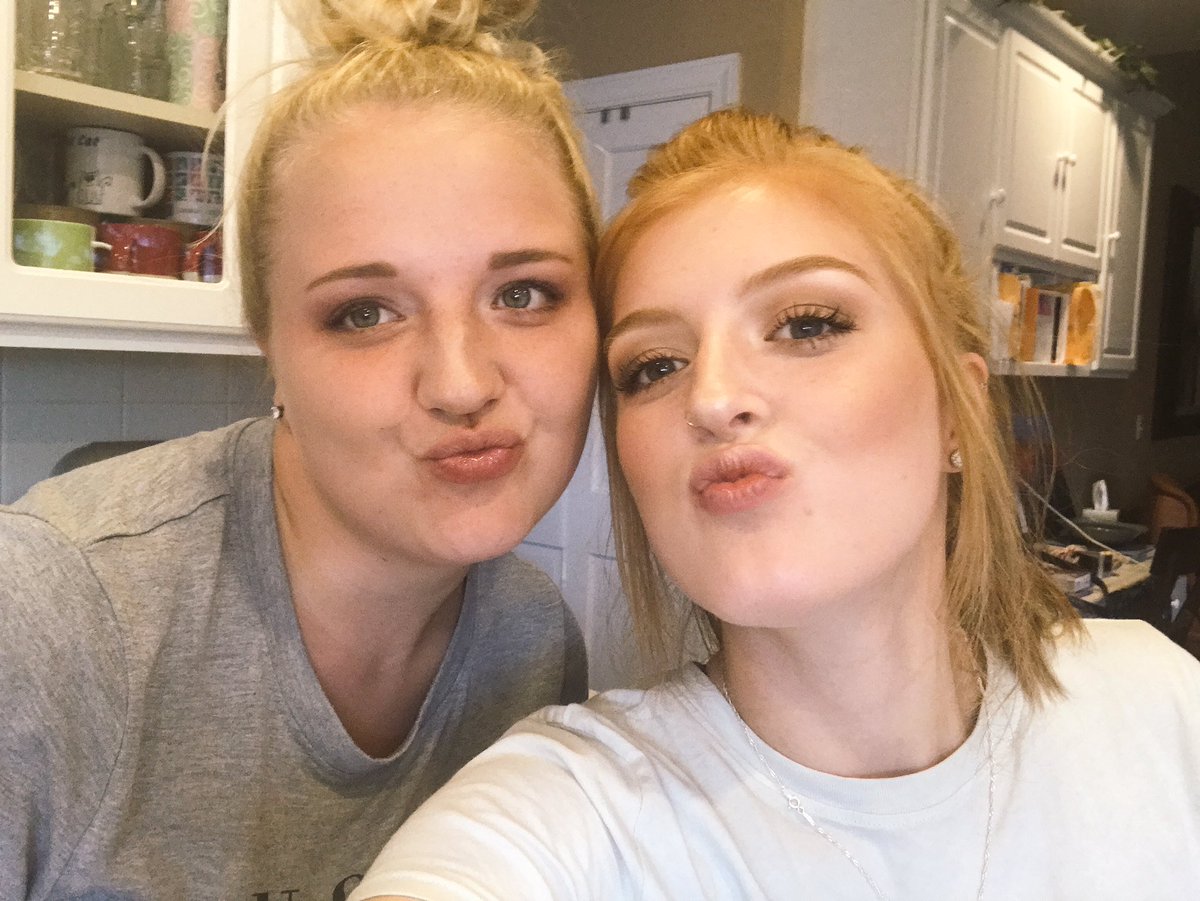 madelinarbogast's tweet photo. Happy HAPPY 20th my darling boo ❤️ love you long time, forever and ever and always. #Sistas4life #baeff @jordynnn68 as always, I LOVE YOU. https://t.co/6614eEMTWr