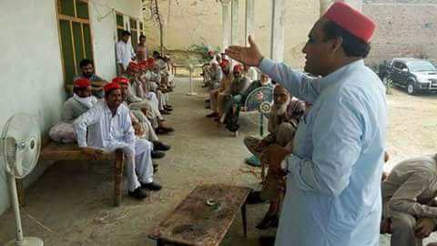 TalhaMomand's tweet photo. نثار مہمند تحصیل یک غنڈ میچنئ برج کلے میں شمولیتی تقریب سےخطاب @Palwasha_Abbas @Khadimhussain4 @a_siab @BushraGohar @aimalwali @jafarshahmp https://t.co/5zoGZNe9jR