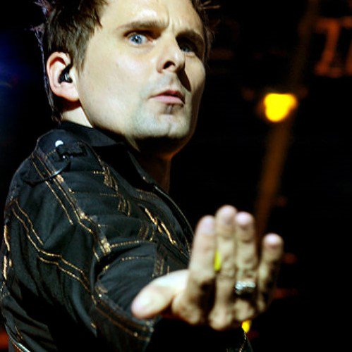 RelatableMuse's tweet image. Them: "Matt Bellamy can't sing."Me: