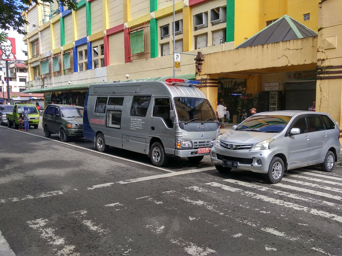 BPOMAmbon's tweet photo. Dalam rangka peningkatan kualitas pelayanan publik, Balai POM Ambon melakukan Pelayanan publik yang mudah diakses.. lokasi di Ambon Plaza https://t.co/pSL2MX7Cqu