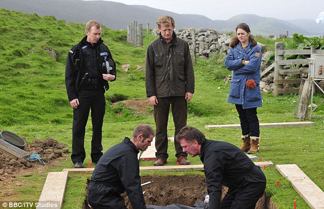 sbeckeriv's tweet photo. @AtotheOD hey what brand of coat you wore in this image? Shetland season 1
Thanks https://t.co/dMRdv0O7vL