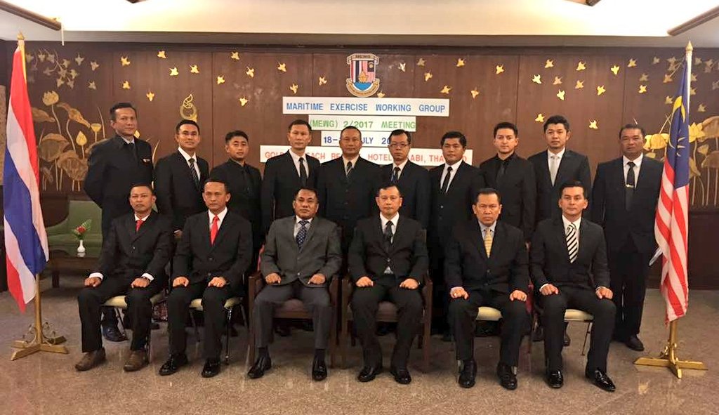 Mawilla_1's tweet photo. Maritime Exercise Working Group 2/2017 #MEWG #DiplomasiPertahanan @tldm_rasmi @mykamarul @MINDEFMalaysia https://t.co/5HBsQPpkJM