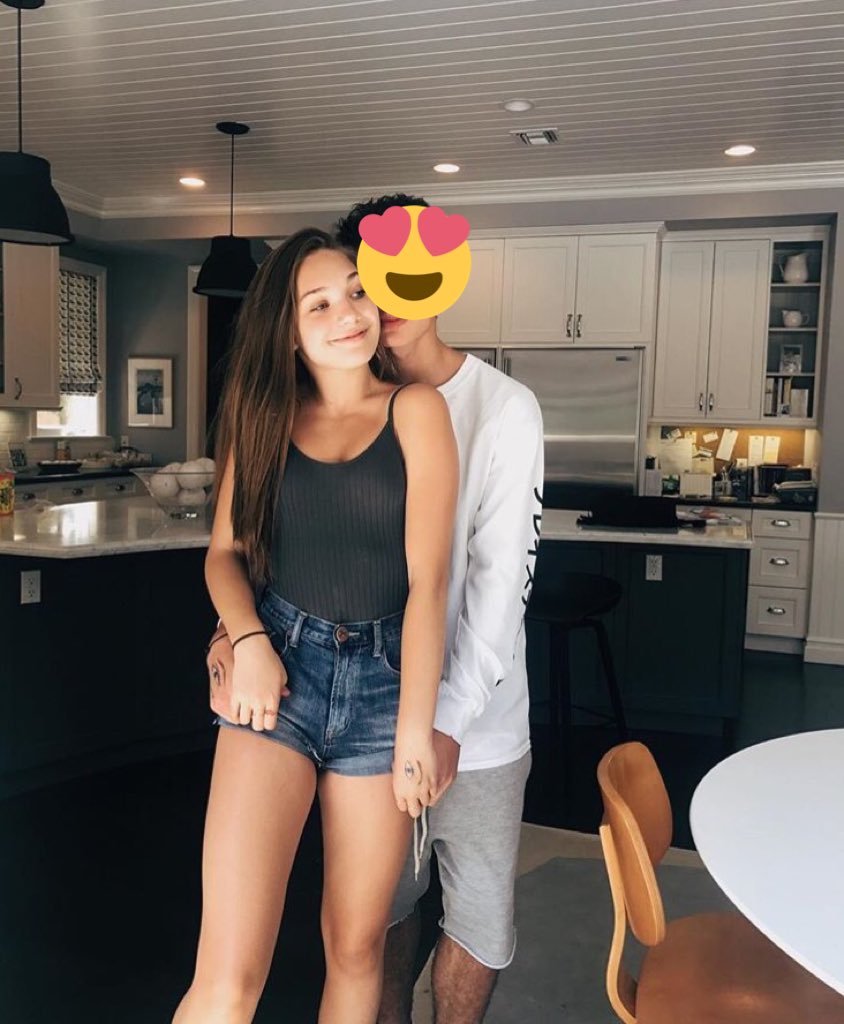 friendsdxntlie_'s tweet photo. Ya 1 mes con esta cosita 🙈❤️ @Lucas__Sinclair https://t.co/CeaI6xfZRX