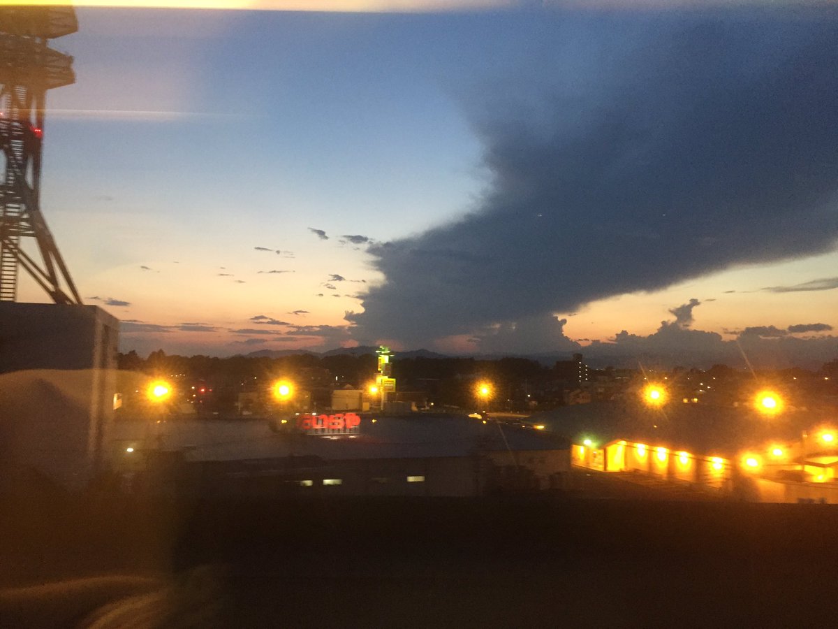 Eugene030323's tweet photo. こんにちは。関東も梅雨あけだそうで。
昨夜東北新幹線の車窓からの夕焼け。これからますます暑くなりそうですね〜(^_^;)

#businesstrip #tohokushinkansen #tochgi #oyama #sunset https://t.co/FIuGeaSI5v