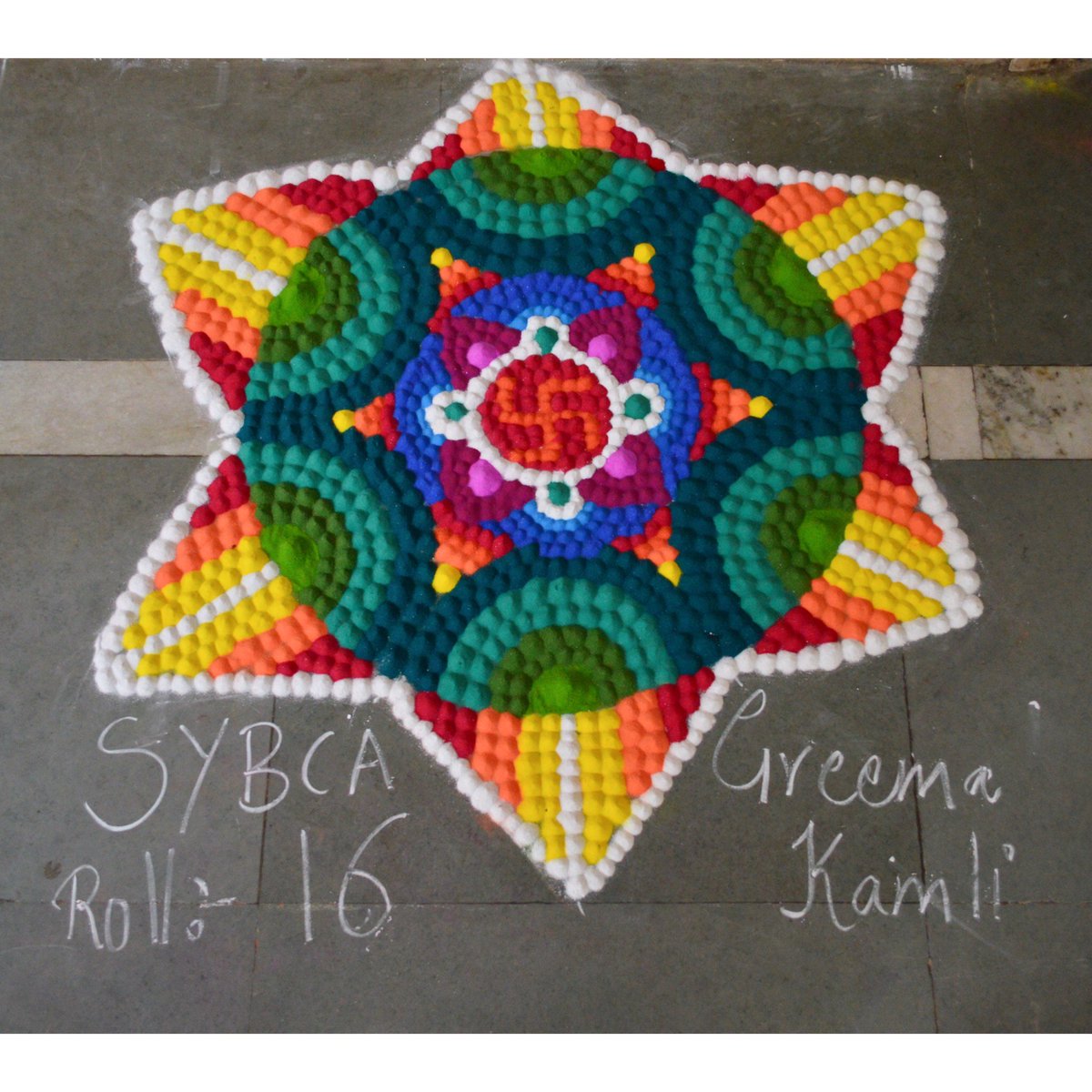 SEMCOMOFFICIAL's tweet photo. #RangoliCompetition held at #SEMCOM. Great efforts. #FineArts #Rangoli https://t.co/ZdiGVtuYEt