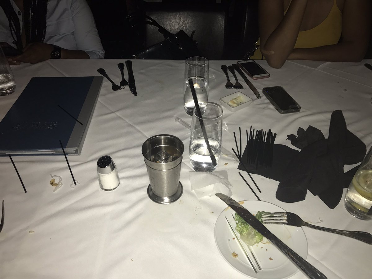 iremidebailey's tweet photo. Our table was like this for at least one hour. #terribleservice #badrestaurant @EddieVs #eddievs #overpriced https://t.co/feCobPzarc