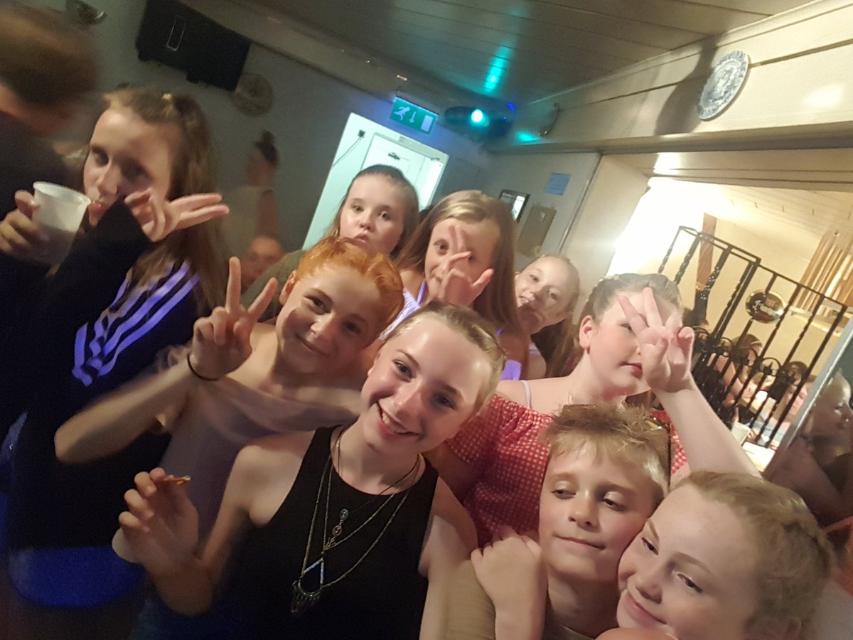 germany_2017's tweet photo. #partytime https://t.co/D83Wj7nvxd