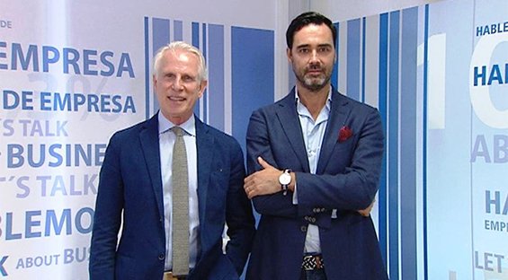 noticias_cuatro's tweet photo. 'Hablemos de empresa': @tripgiu5 con Carlos Sánchez, ceo de  Ipagoo: "Es muy complejo hacer un banco multipaís" https://t.co/cTqiW0fprD https://t.co/V1bbagO2dW