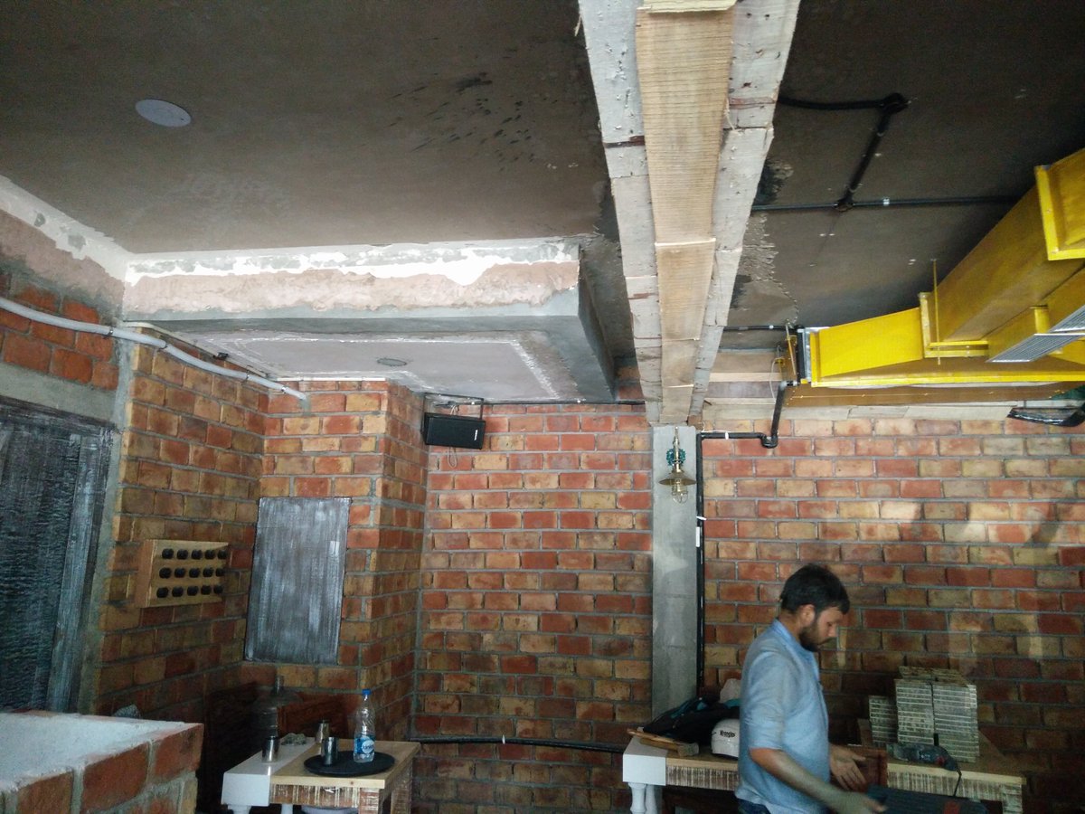 eminentav's tweet photo. #novacancycafe #restrobar #soundsystem our very first sound system installation at No Vacancy Cafe and Club https://t.co/SJjVdNfWb3