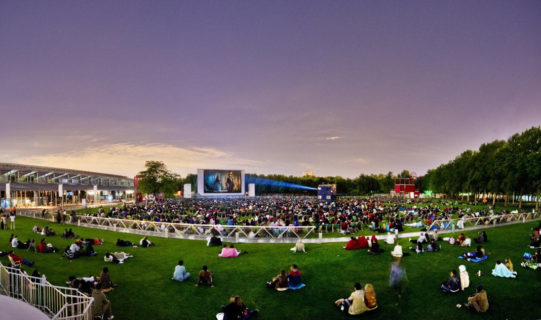 Paris_by_Elodie's tweet photo. Summer = open-air cinema season!
#CineVillette opens July20 with Wes Anderson's Grand Budapest Hotel
10:15pm #free Métro PorteDePantin https://t.co/oC31Uy9VP8