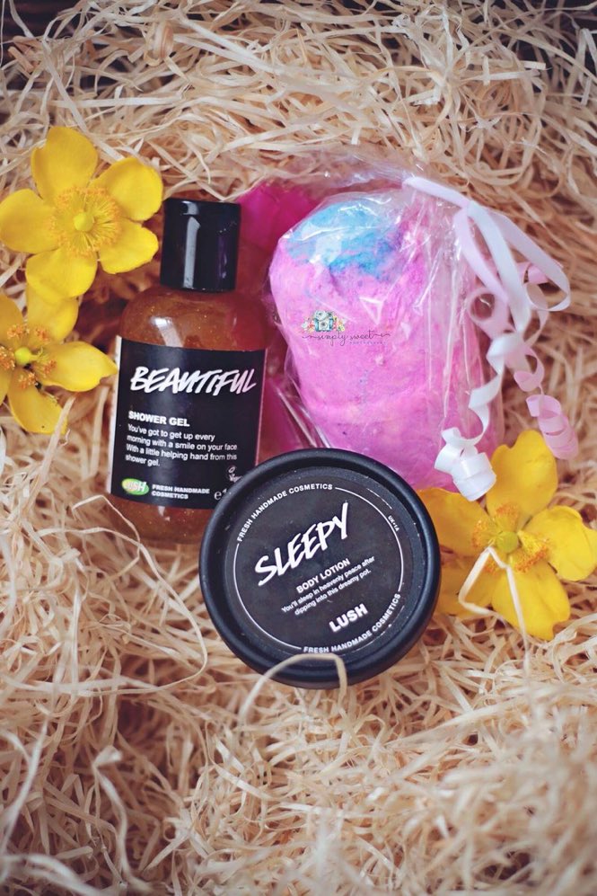 #Win this LUSH set!
RT and FOLLOW <a href="/simplysweet_22/">Simply Sweet Photogr</a>