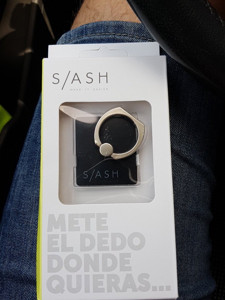 AleixSolsona's tweet photo. Yo ya tengo mi @slashcoes 😎 #meteeldedodondequieras😏😂 https://t.co/OA8rIJjAyX