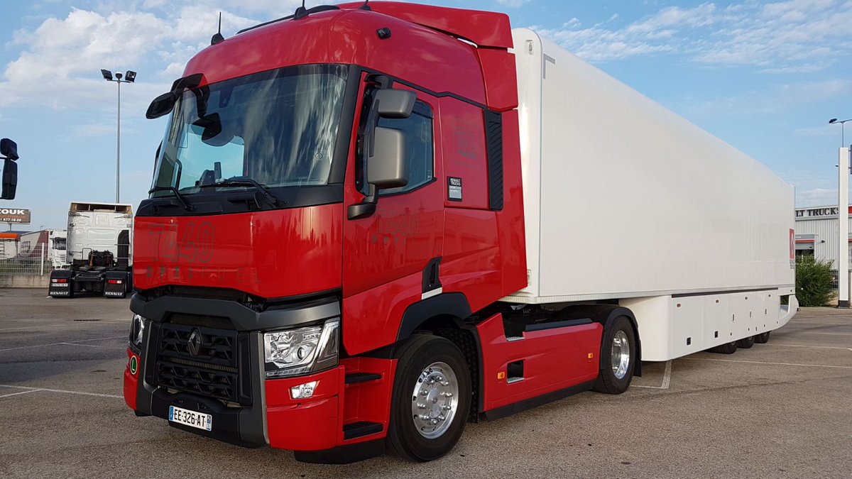 autonomosenruta's tweet image. Hoy estamos encantados probando este #Renault T440 de 13 litros... pronto os lo contamos todo 😀🚛
 .
 .
 #testdrivers #camiones #Camioneros