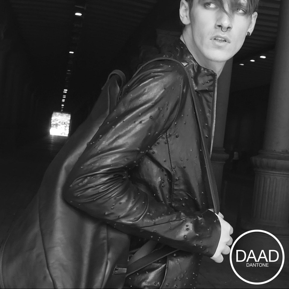 DAAD Dantone style: everything but mainstream!
Find out the most refined leather jackets here: goo.gl/cozok9
#masnada